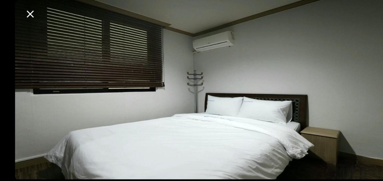 Queen Motel Andong Buitenkant foto