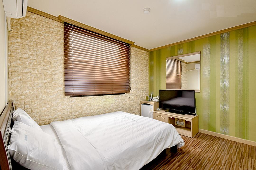 Queen Motel Andong Buitenkant foto